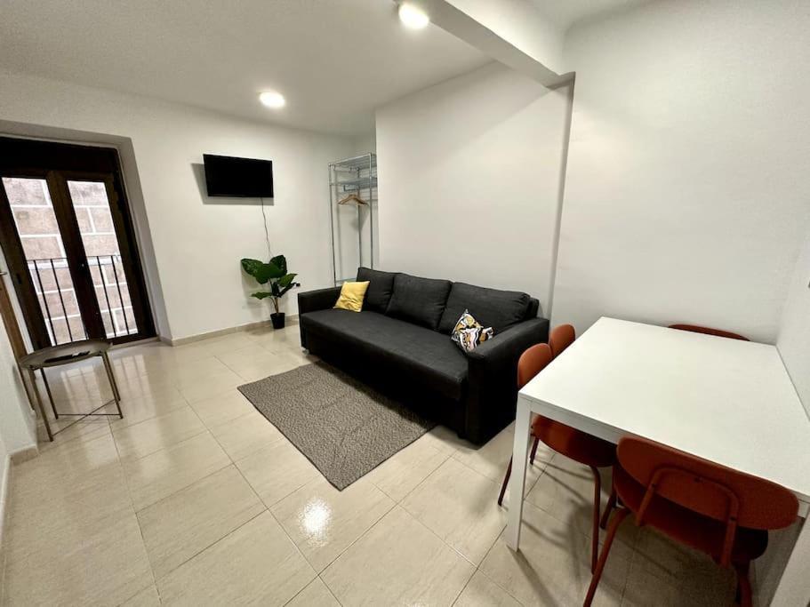 Little Horse Apartments 2 タラゴナ エクステリア 写真
