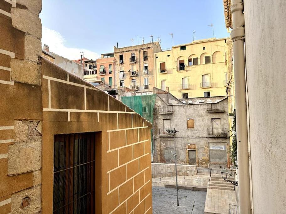 Little Horse Apartments 2 タラゴナ エクステリア 写真