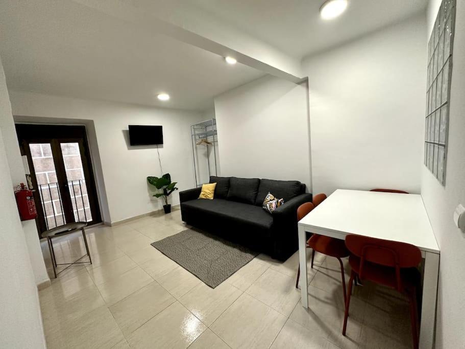 Little Horse Apartments 2 タラゴナ エクステリア 写真
